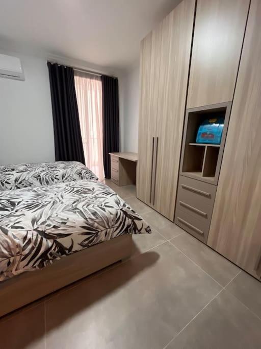 3 Bedroom Seaside Luxury Accommodation - Sleeps 8 St. Paul's Bay Ngoại thất bức ảnh
