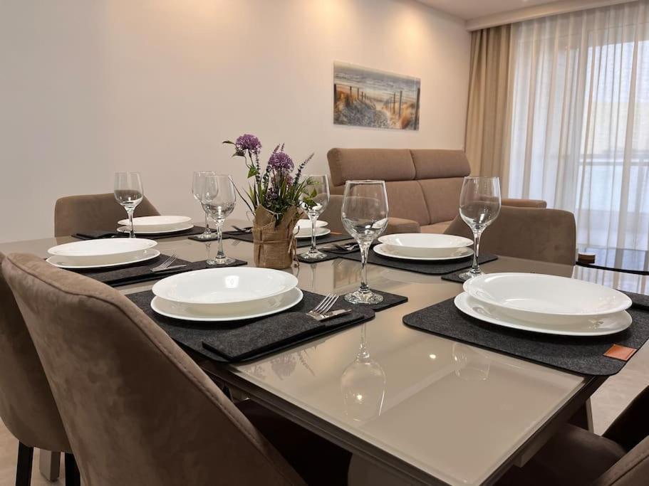 3 Bedroom Seaside Luxury Accommodation - Sleeps 8 St. Paul's Bay Ngoại thất bức ảnh