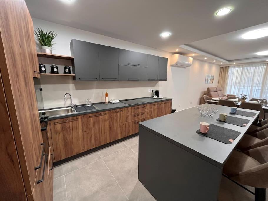 3 Bedroom Seaside Luxury Accommodation - Sleeps 8 St. Paul's Bay Ngoại thất bức ảnh