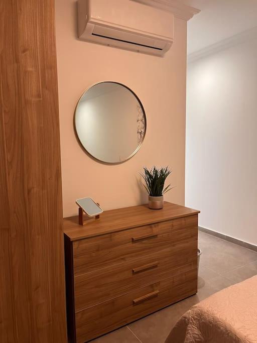 3 Bedroom Seaside Luxury Accommodation - Sleeps 8 St. Paul's Bay Ngoại thất bức ảnh